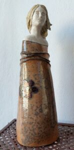 L'amica di Olga, Raku, h. cm. 32