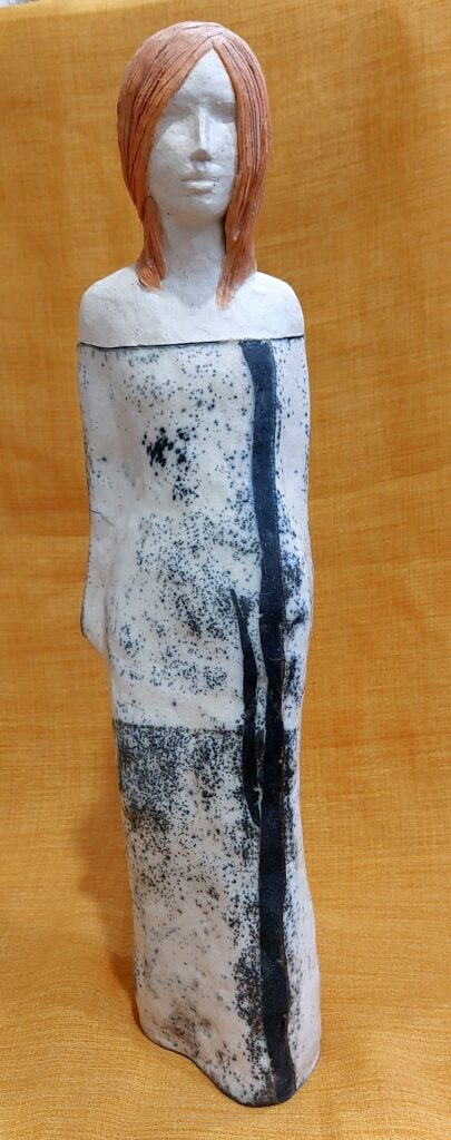 Giulia, ceramica raku, h. cm. 47