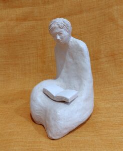 La lettrice, terracotta patinata a cera, h. cm. 26
