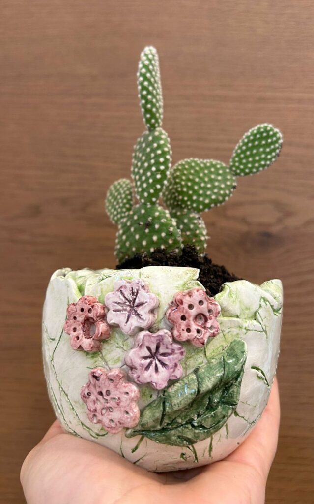 Angelica Lo Porto, Delicato monolocale per cactus, terracotta invetriata, cm. 10x8
