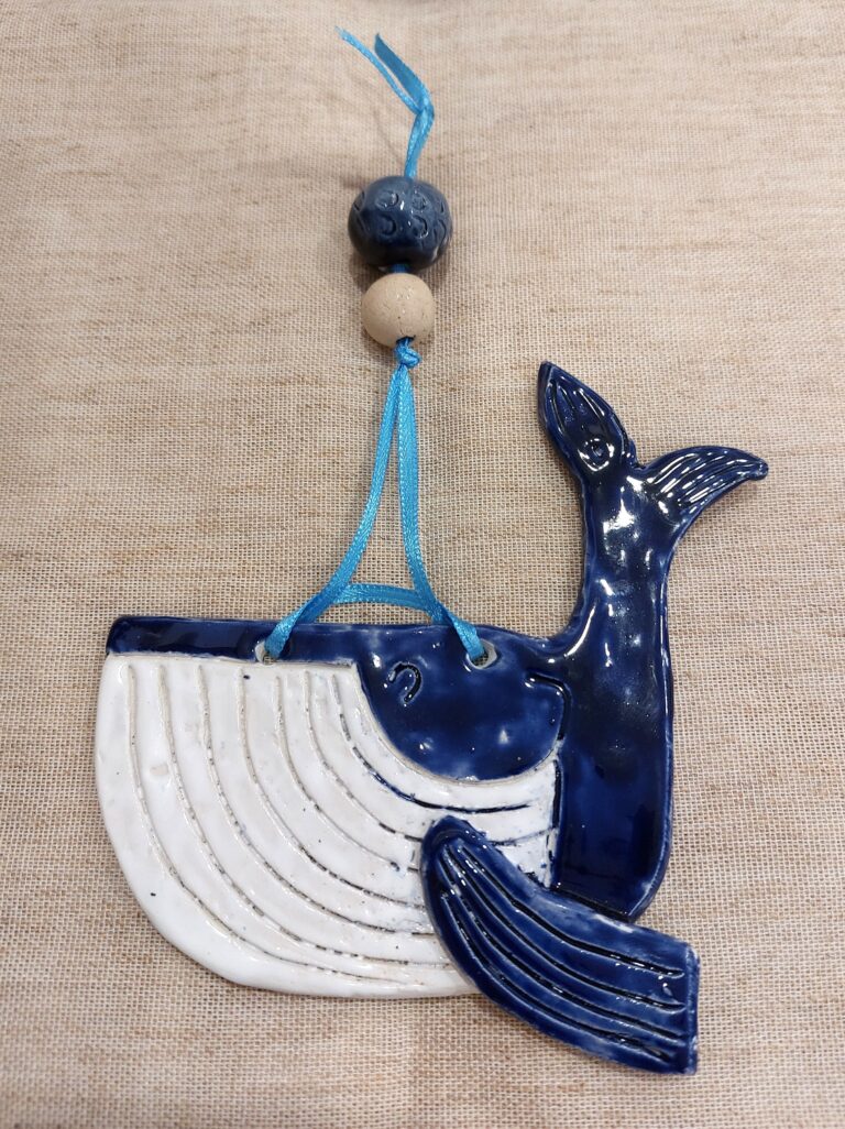 La balena, terracotta invetriata, cm. 11x10